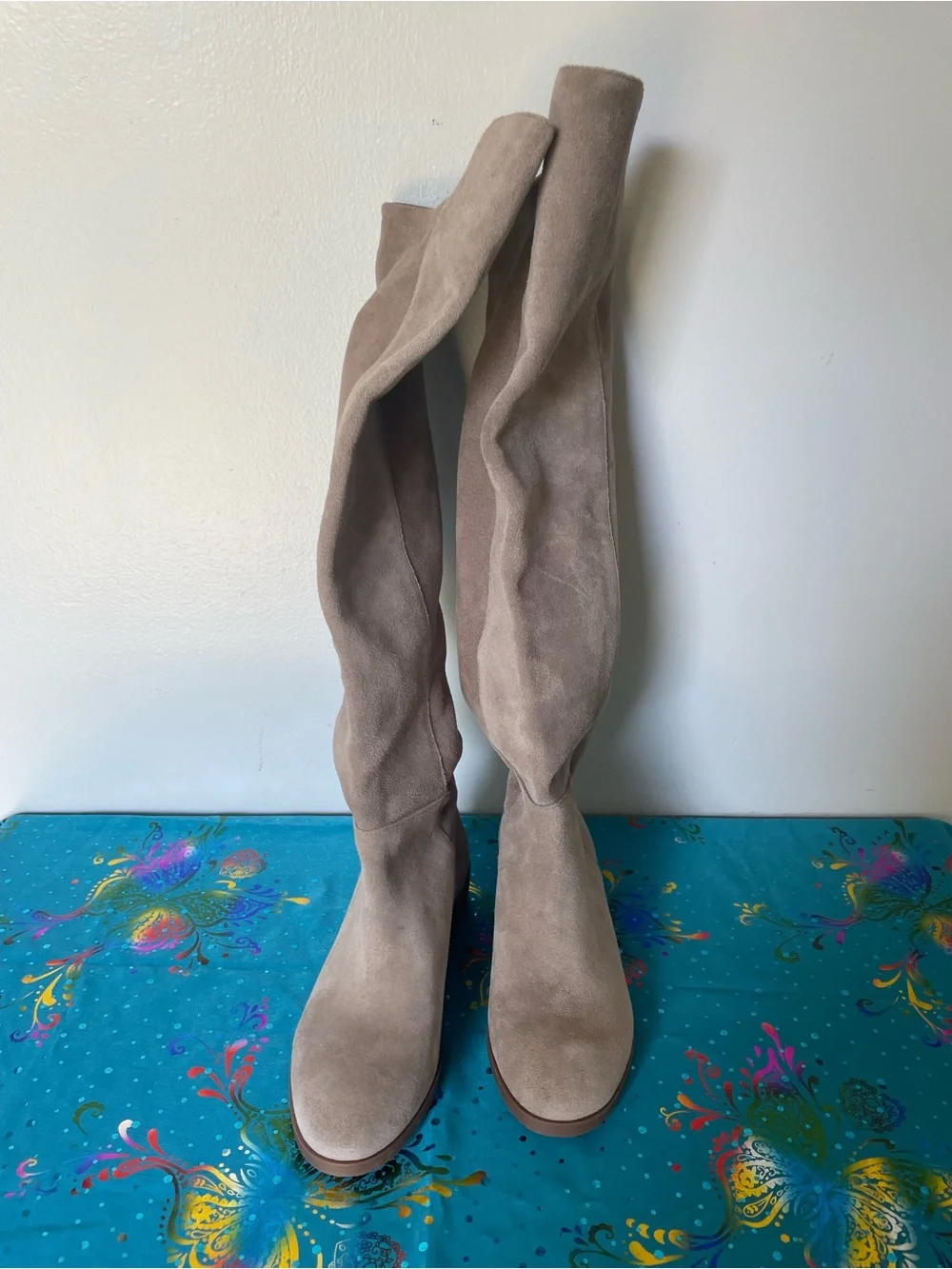 NWOT Sole Society Calypso Women's Mushroom-Colored Suede Boots, Size 5